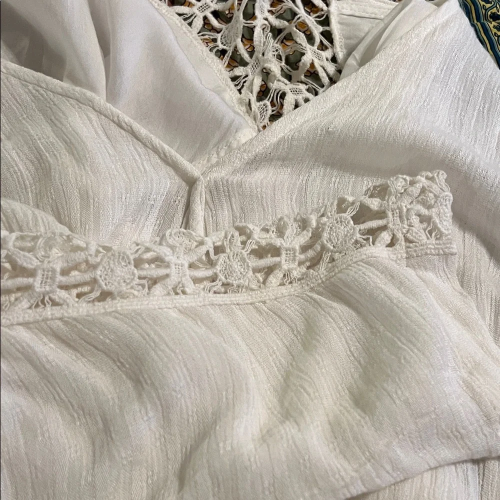 Free People Cream Elastic hem Blouse with Lace Sleeve Detail, EUC, L